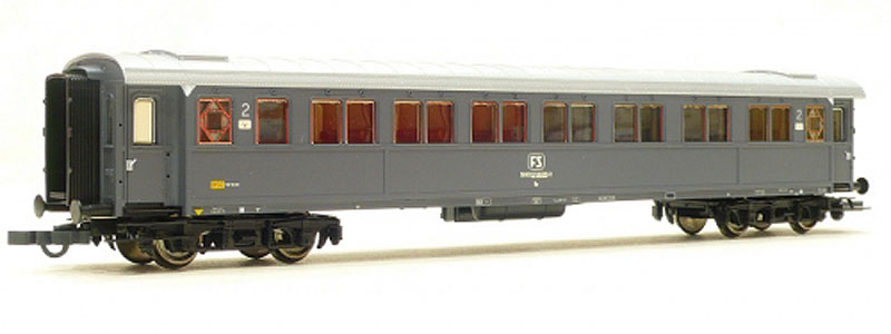 Carrozza serie 50.100 di 2ª classe in livrea grigio ardesia, art. 45548 - foto da lineasecondaria.it